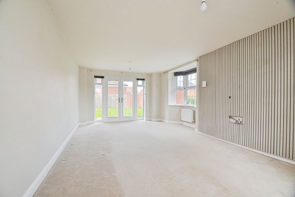 Property photo 3 of 17 Pbox-Img.Jpg