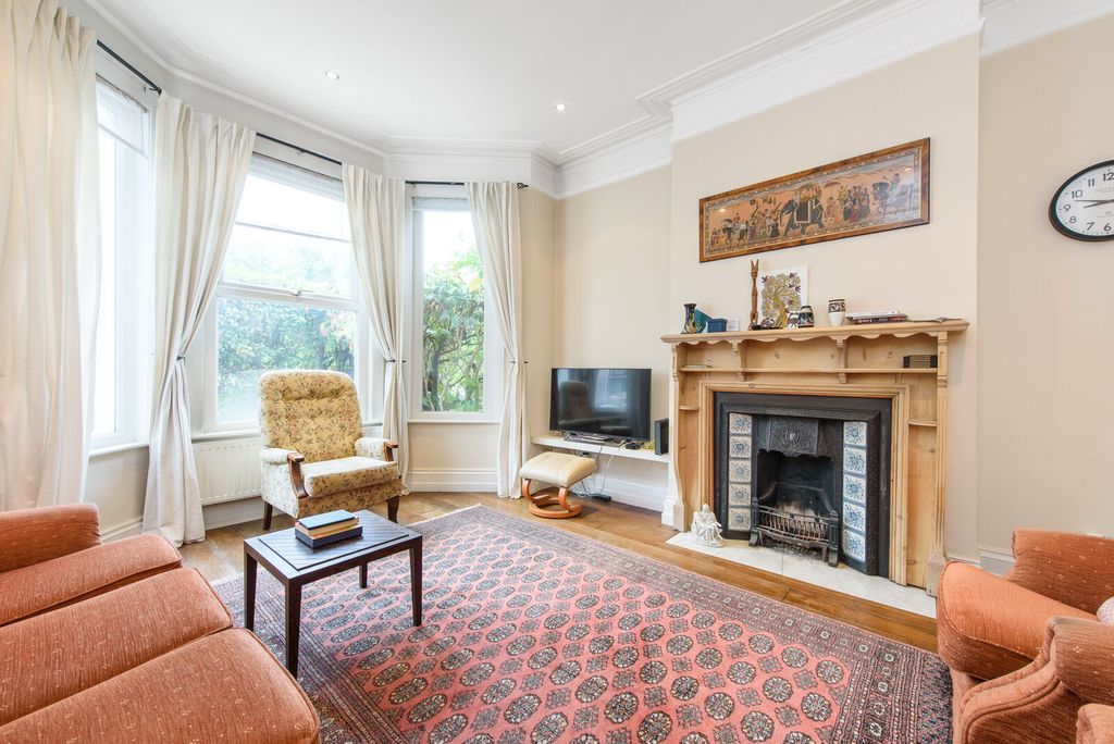 Property photo 2 of 11