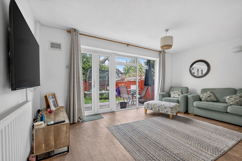 Property photo 2 of 19