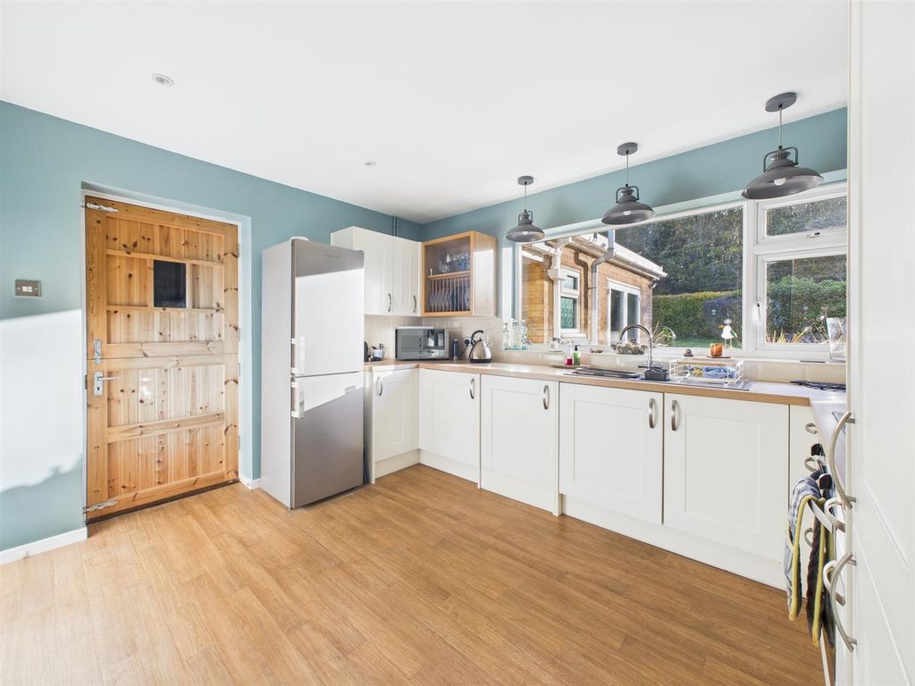 Property photo 3 of 41 Cam04116G0-Pr0273-Still026.Jpg