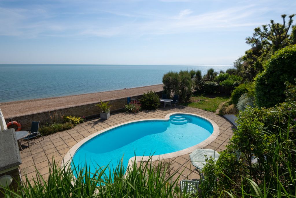Property photo 2 of 22 2462086