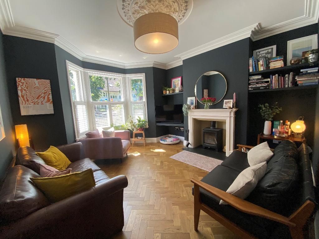 Property photo 1 of 22 Lounge