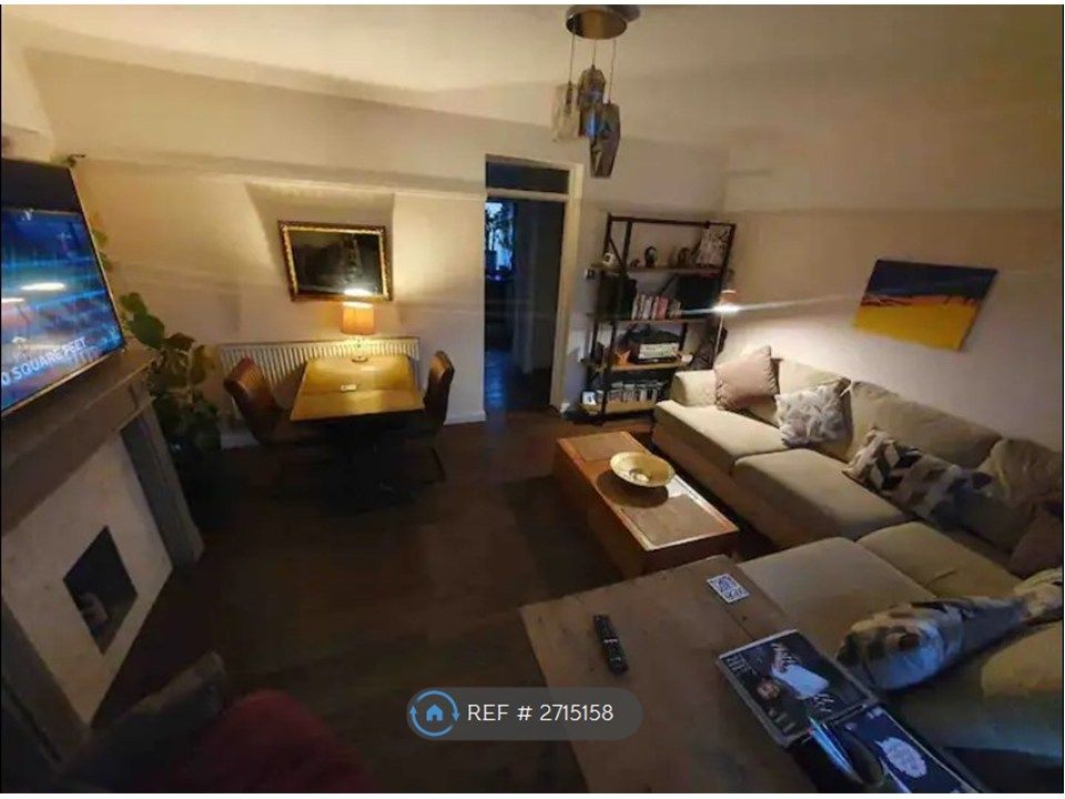 Property photo 3 of 26 Living Room