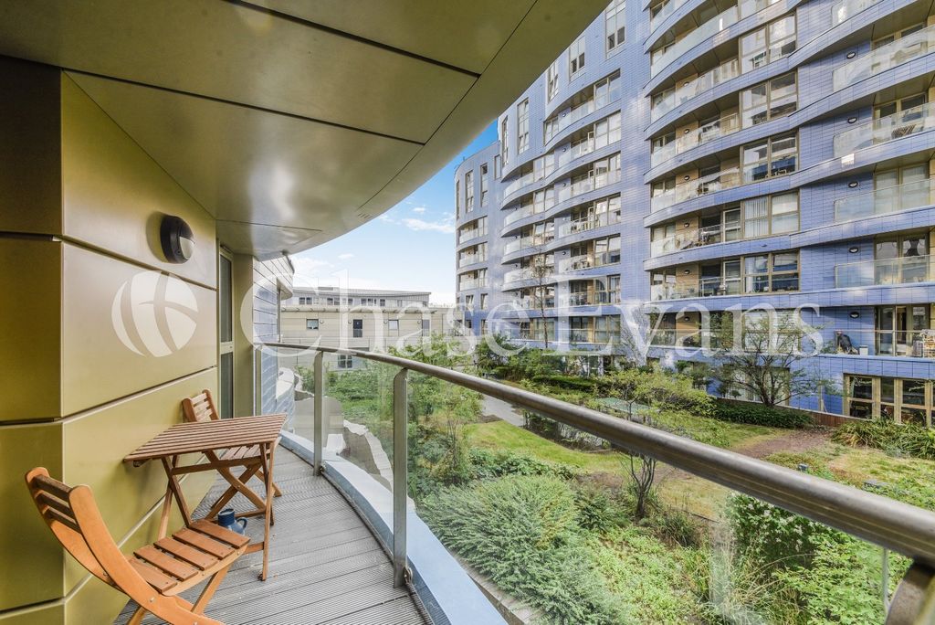 Property photo 1 of 11 Balcony