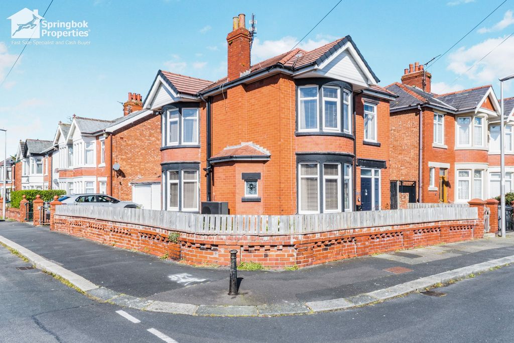 Property photo 1 of 18 Front View