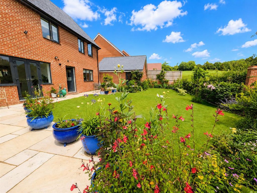 Property photo 2 of 23 40 Red Clover Road - Garden 2.Jpg