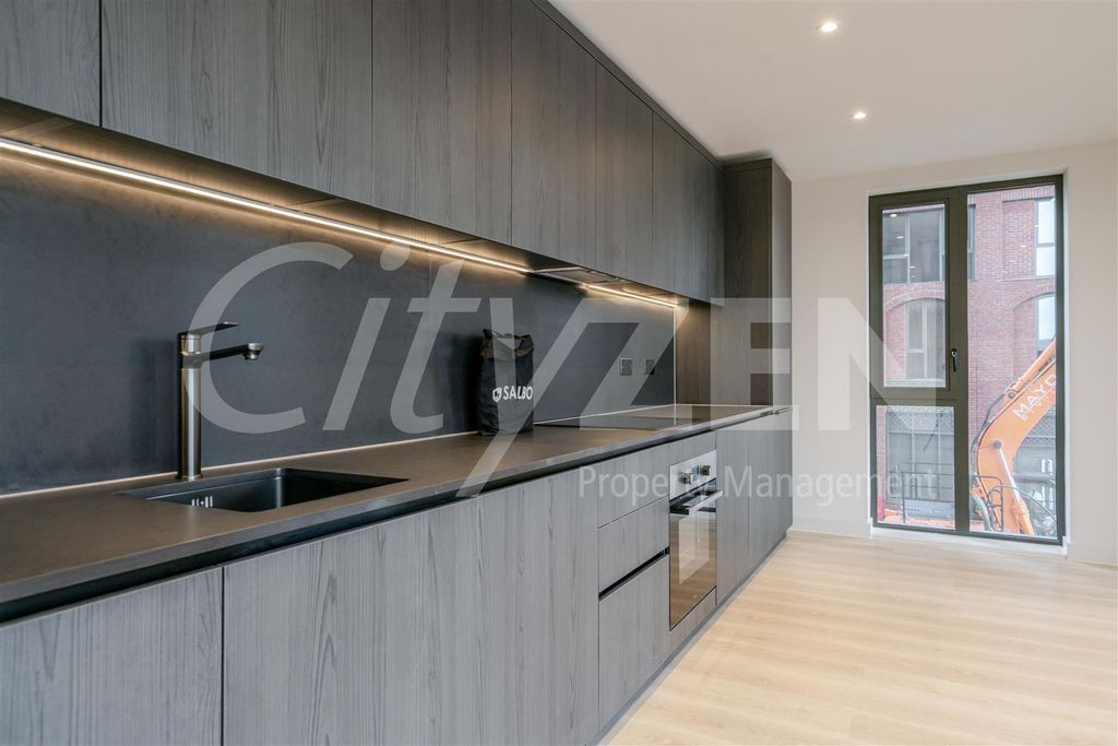 Property photo 2 of 24 Kitchen