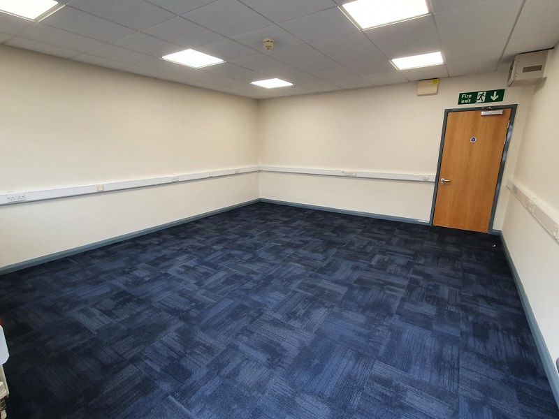 Property photo 3 of 4 Unit 72 To Let