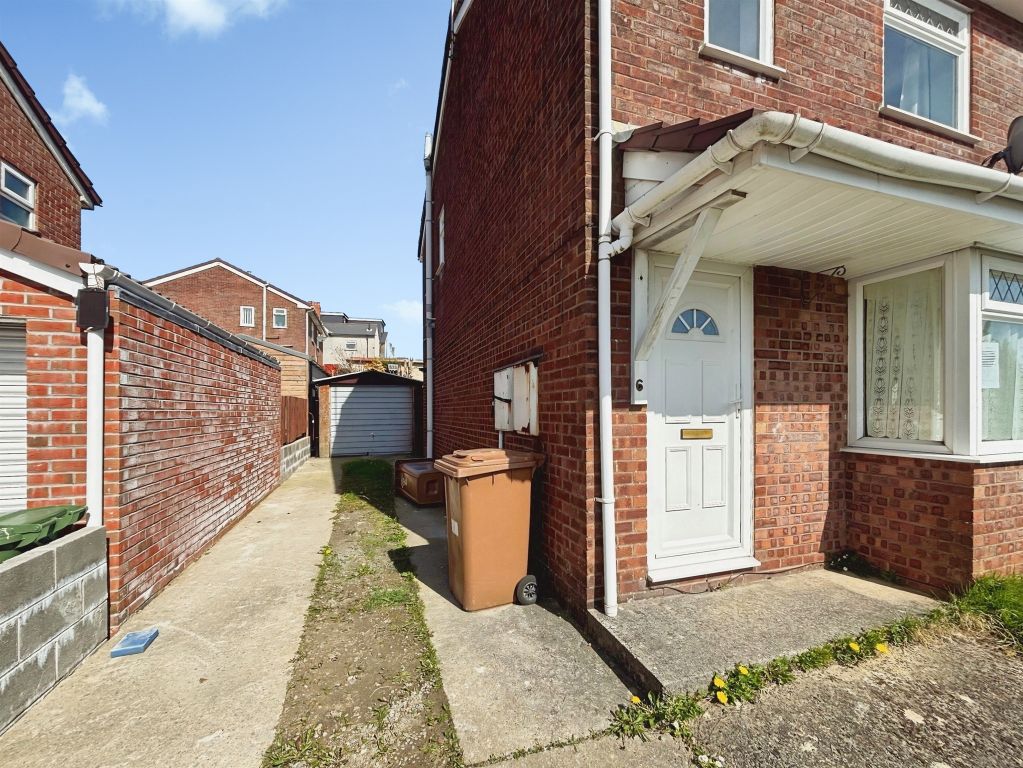 Property photo 2 of 12