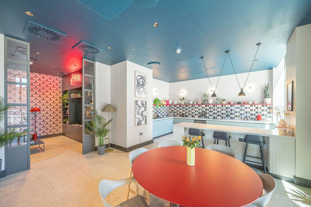 Property photo 1 of 30