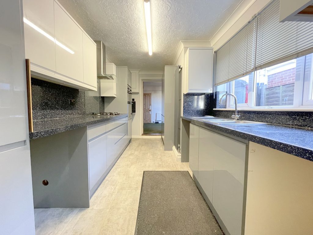 Property photo 3 of 17 Western Road