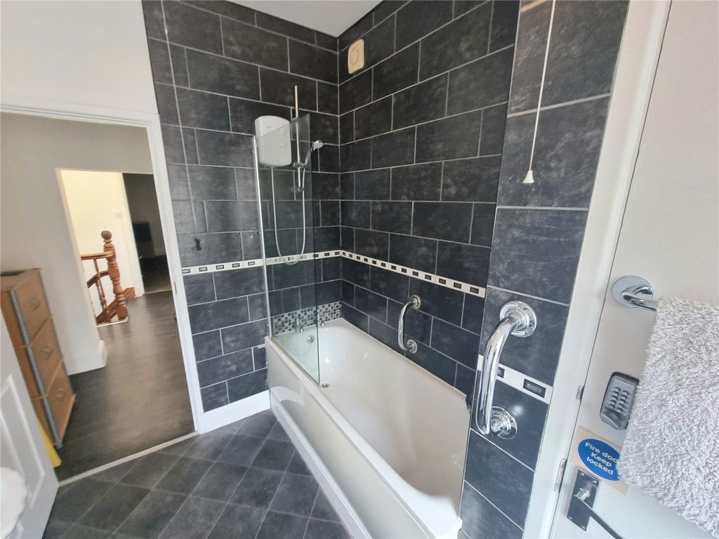 Property photo 2 of 14 Picture No. 09