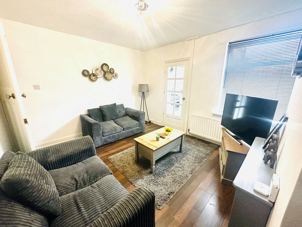 Property photo 2 of 10