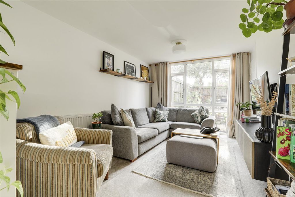 Property photo 2 of 18 11.Jpg