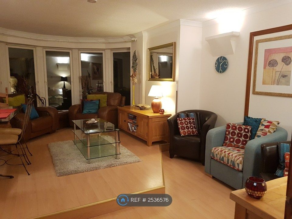 Property photo 1 of 29 Lounge