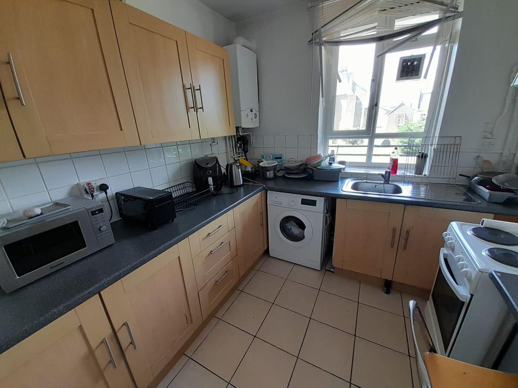 Property photo 3 of 4 2. Kitchen 1.Jpeg