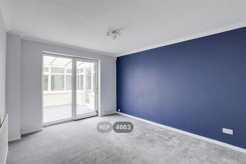 Property photo 3 of 21 Dining Room