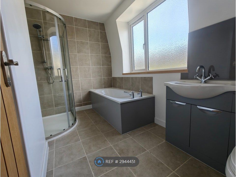 Property photo 2 of 26