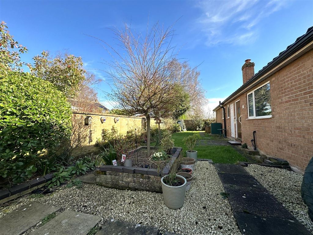 Property photo 3 of 20 Rear Garden 867