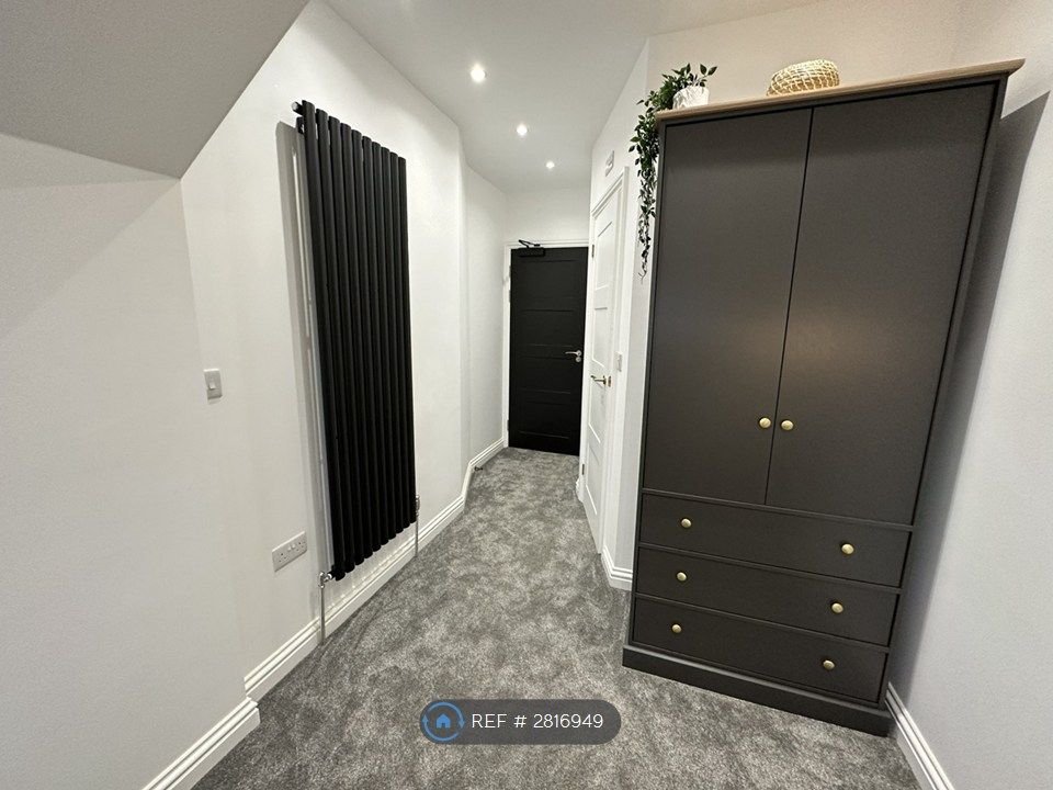 Property photo 2 of 13 Room 3