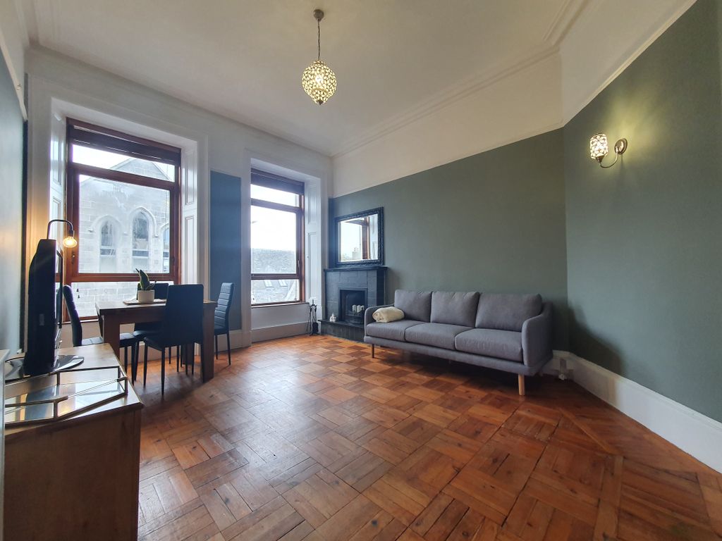 Property photo 1 of 13 Living Room
