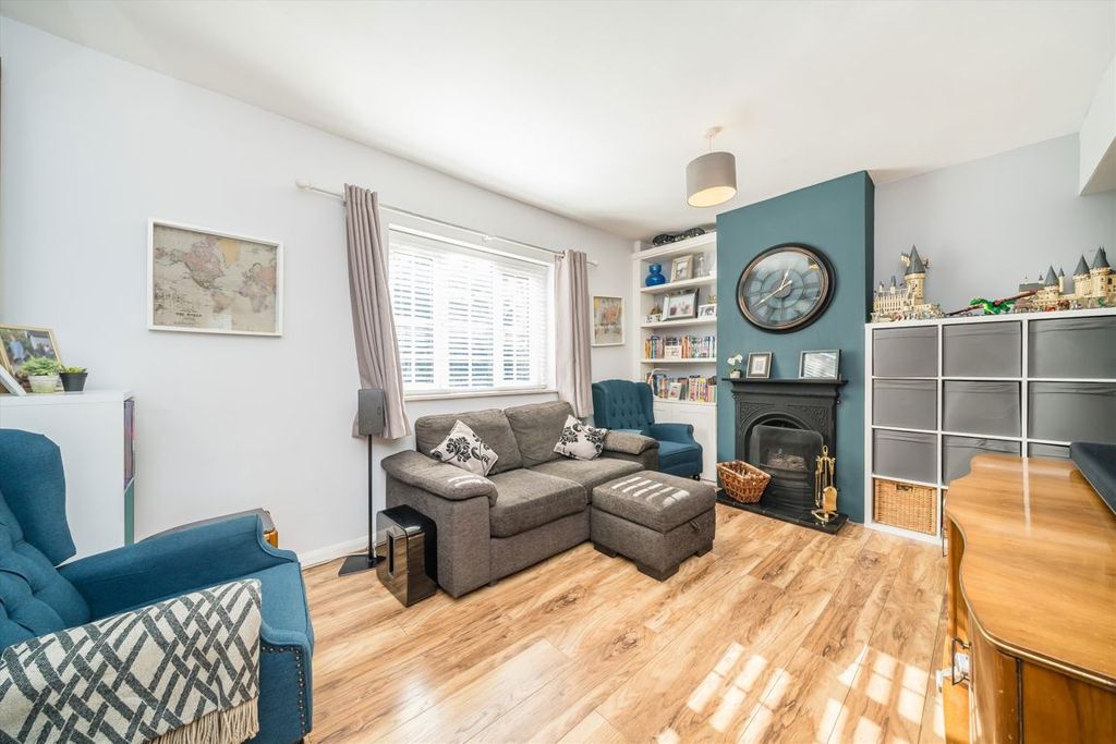 Property photo 3 of 10