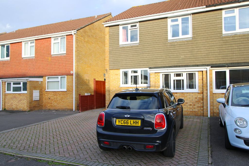 Property photo 2 of 24