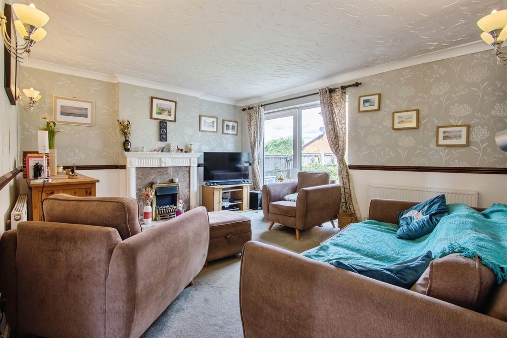 Property photo 3 of 17