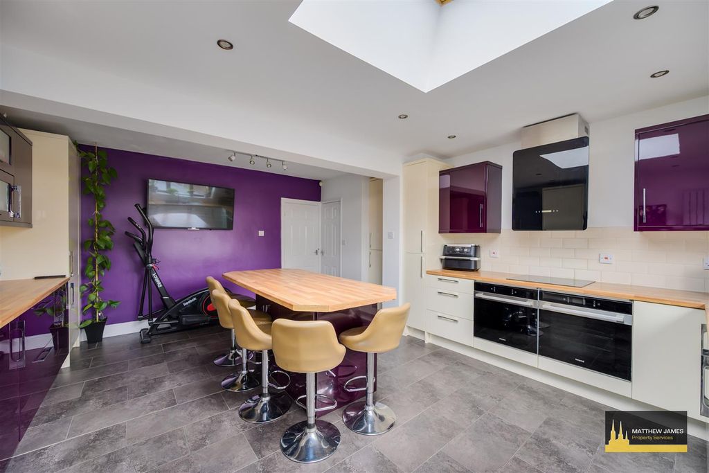 Property photo 3 of 18 Kitchen/Diner