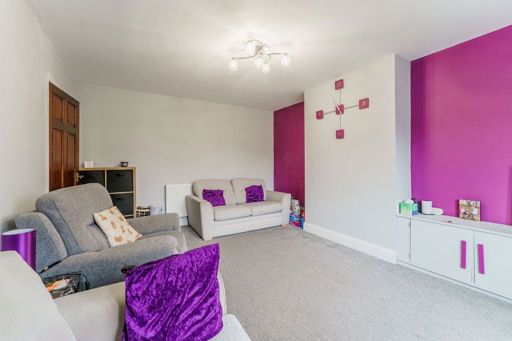 Property photo 3 of 27