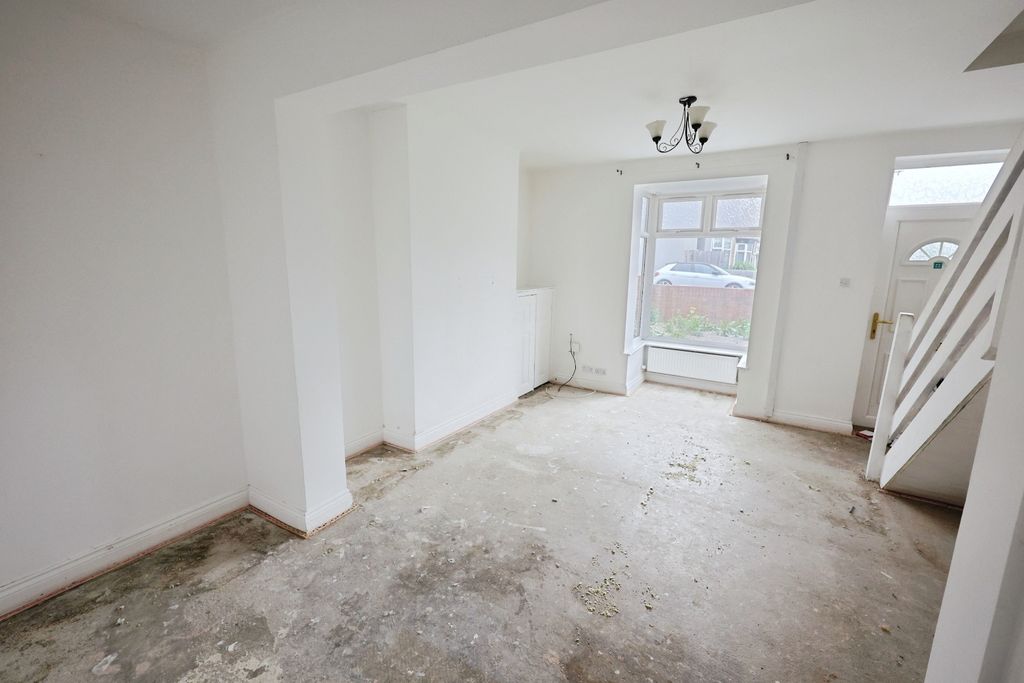 Property photo 2 of 8 Pbox-Img.Jpg