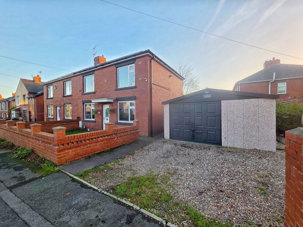 Property photo 1 of 21