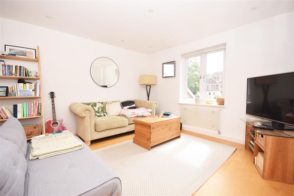 Property photo 2 of 8 Property Photo