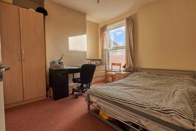 Property photo 2 of 7 Bedroom