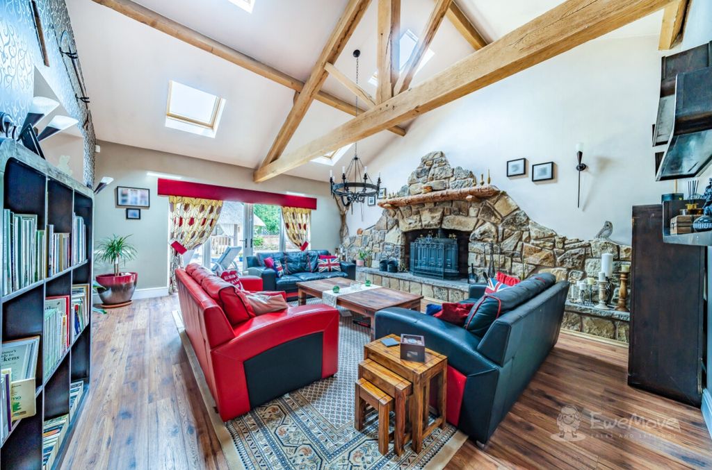 Property photo 3 of 36 26