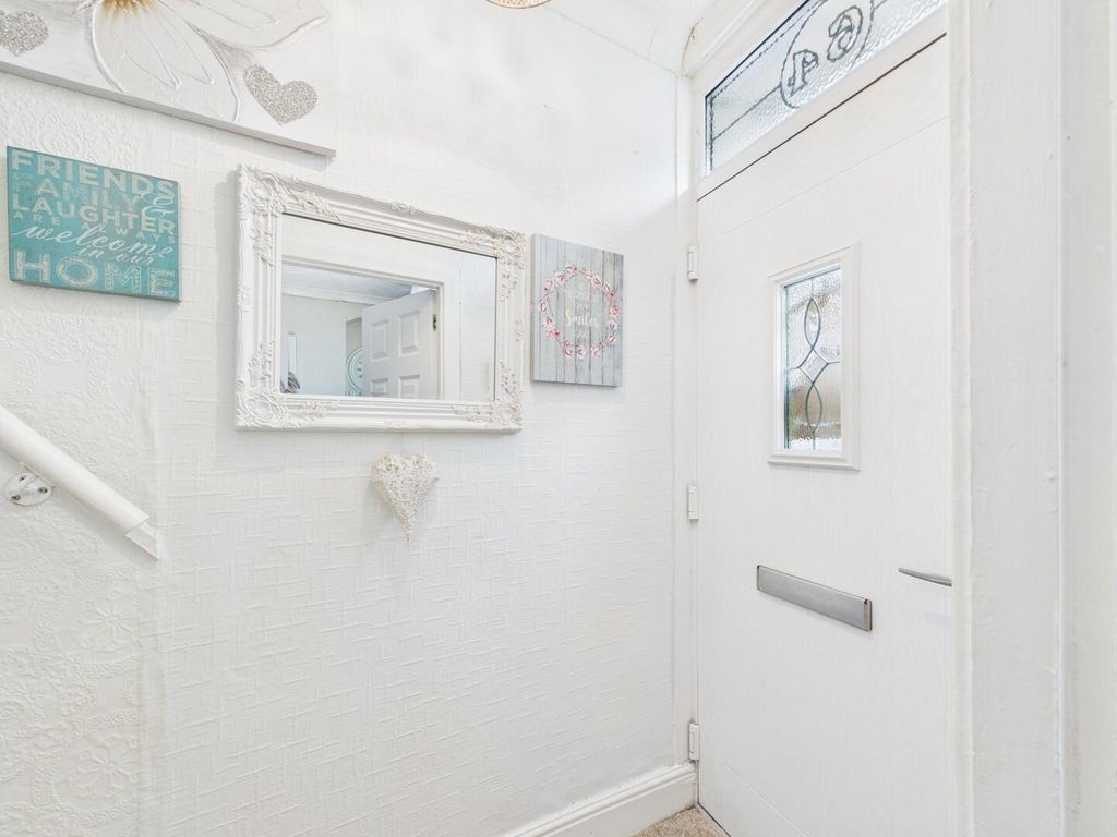 Property photo 2 of 12 Hallway