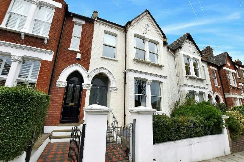 Property photo 2 of 9 Facade