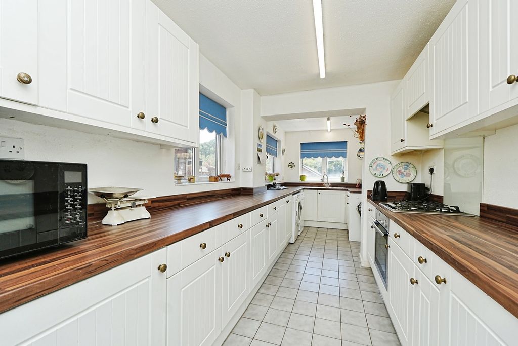 Property photo 2 of 13 Kitchen