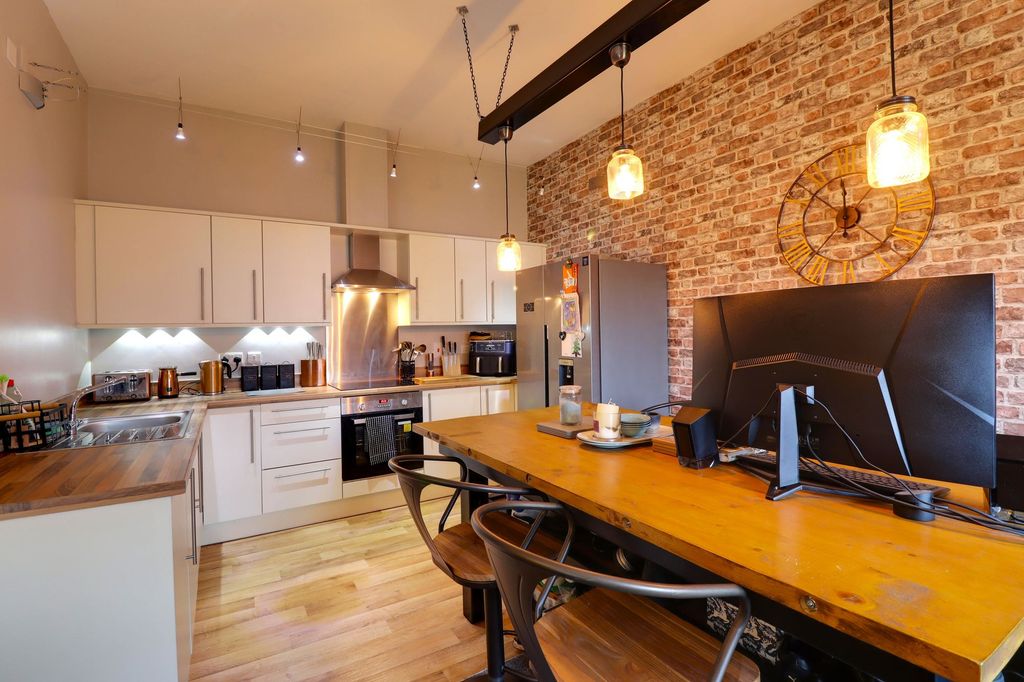 Property photo 3 of 11 Living/Dining/Kitchen