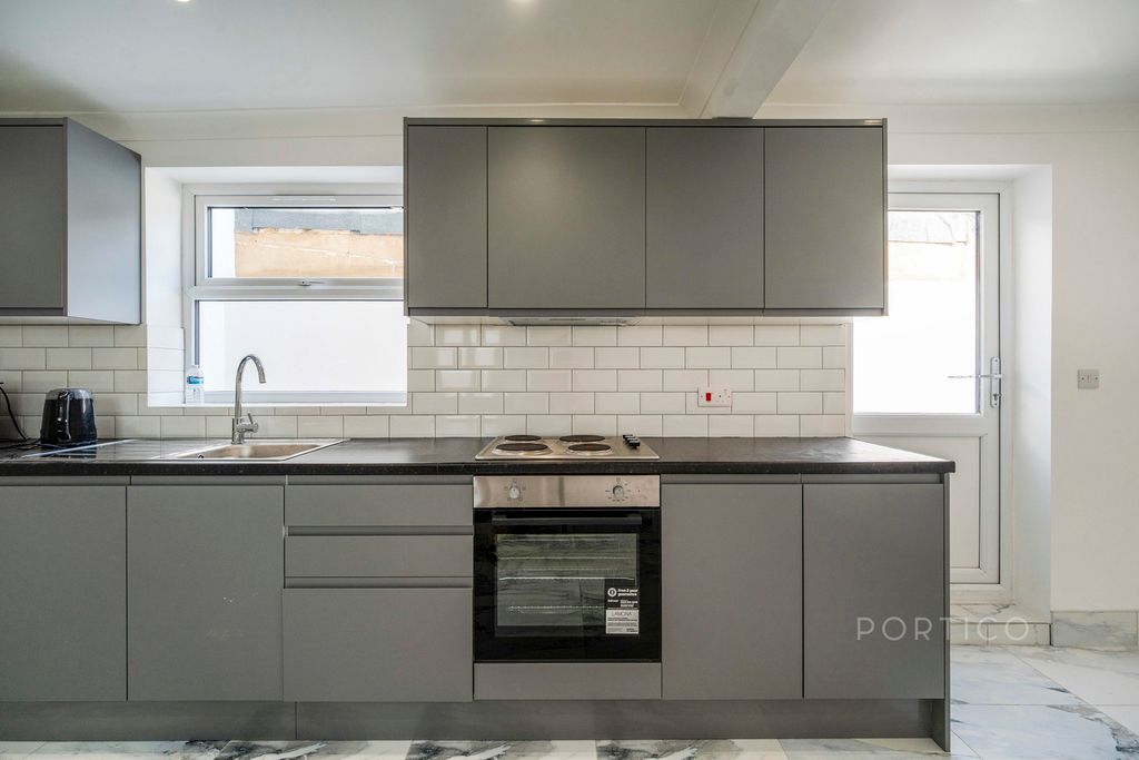 Property photo 2 of 13 Kitchen
