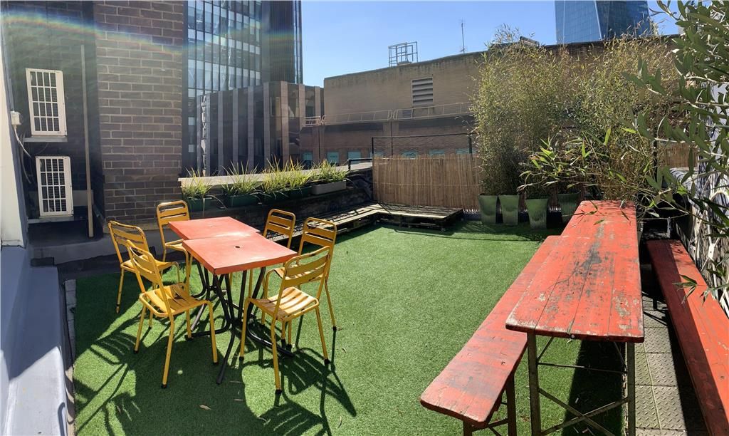 Property photo 2 of 5 Serviced Office, Houndsditch London Ec3A|