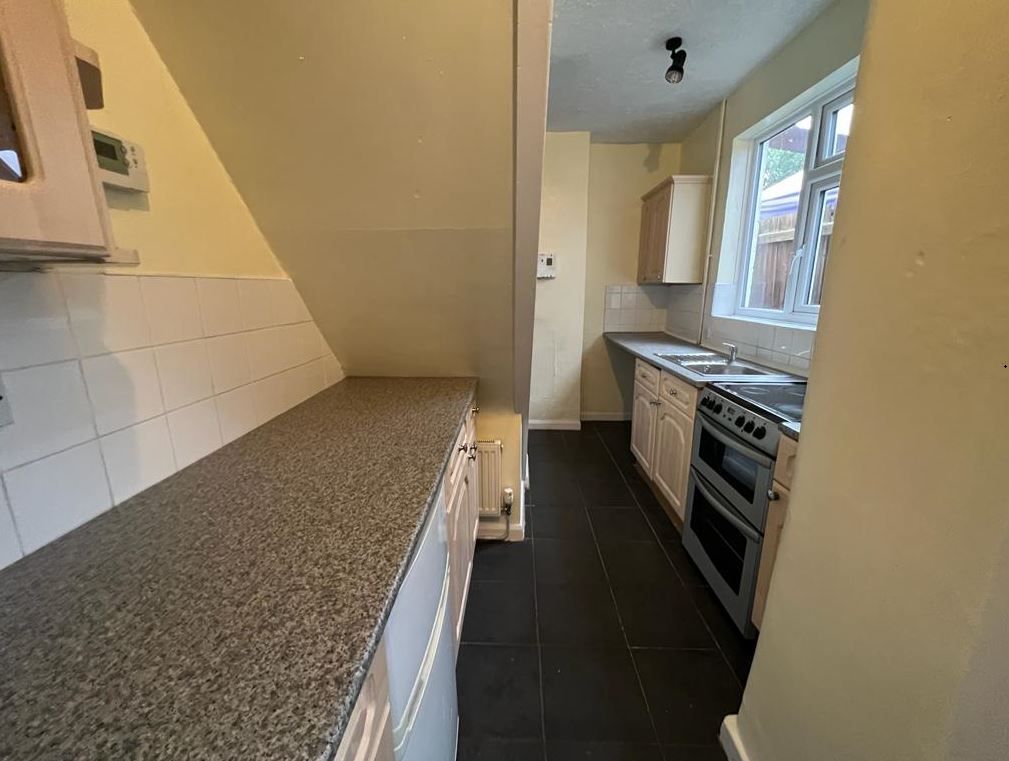 Property photo 3 of 7 Kitchen