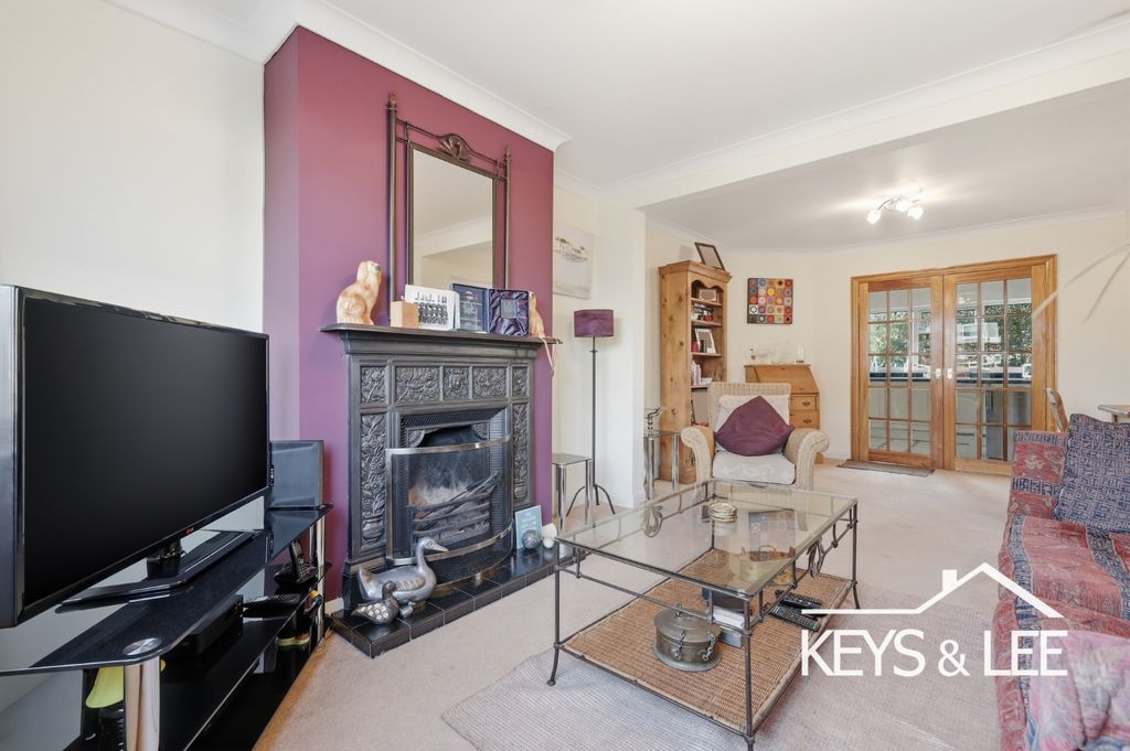 Property photo 3 of 13 4509864