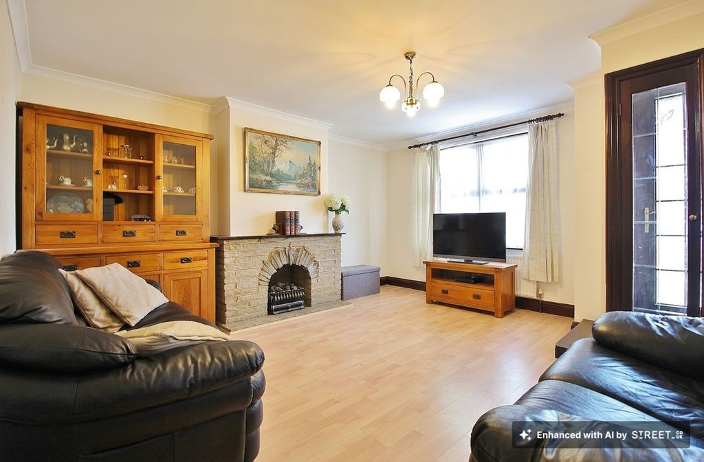 Property photo 3 of 14