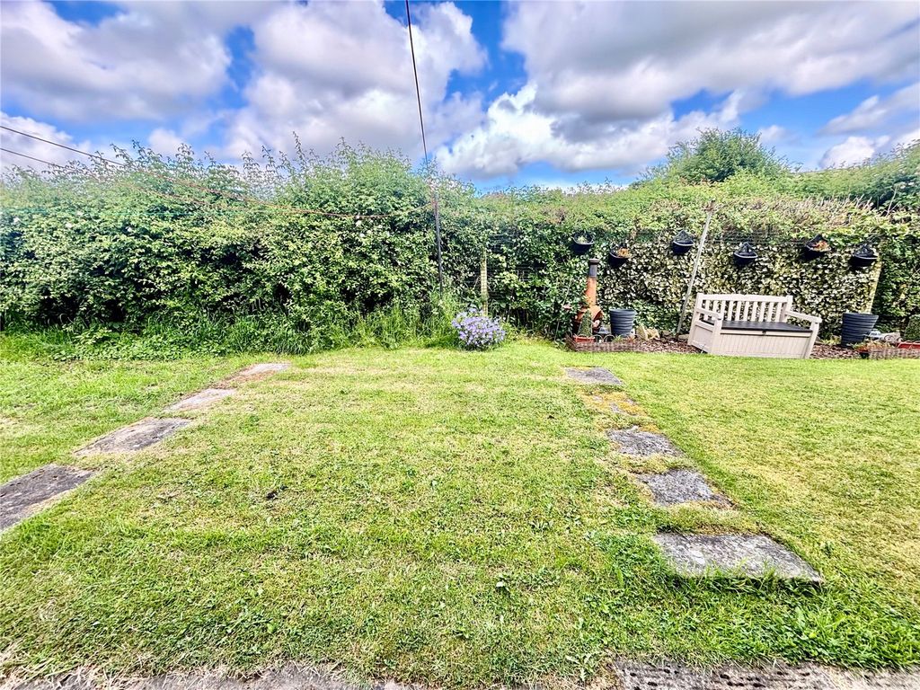 Property photo 2 of 10 Picture No. 15