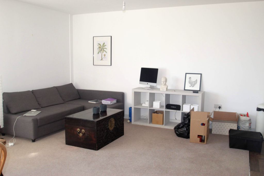 Property photo 1 of 5 Living Area