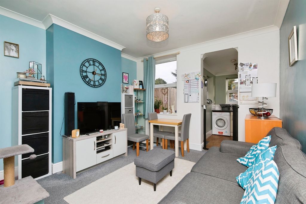 Property photo 2 of 9