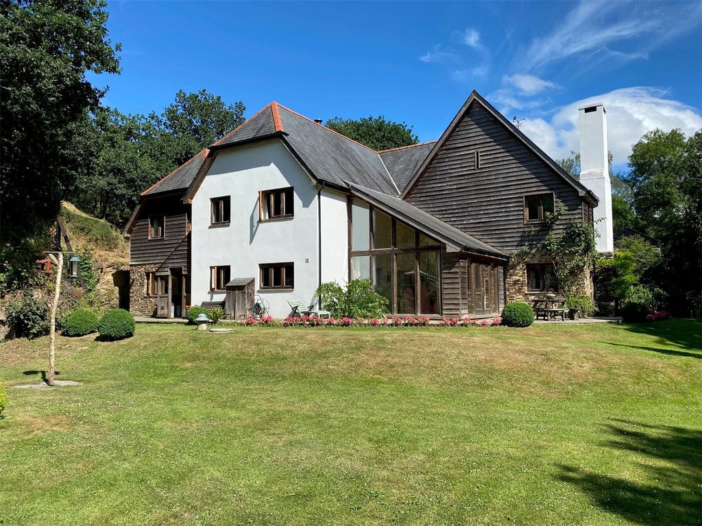 Property photo 1 of 25 Whetcombe House