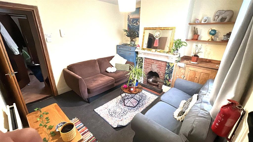 Property photo 3 of 11