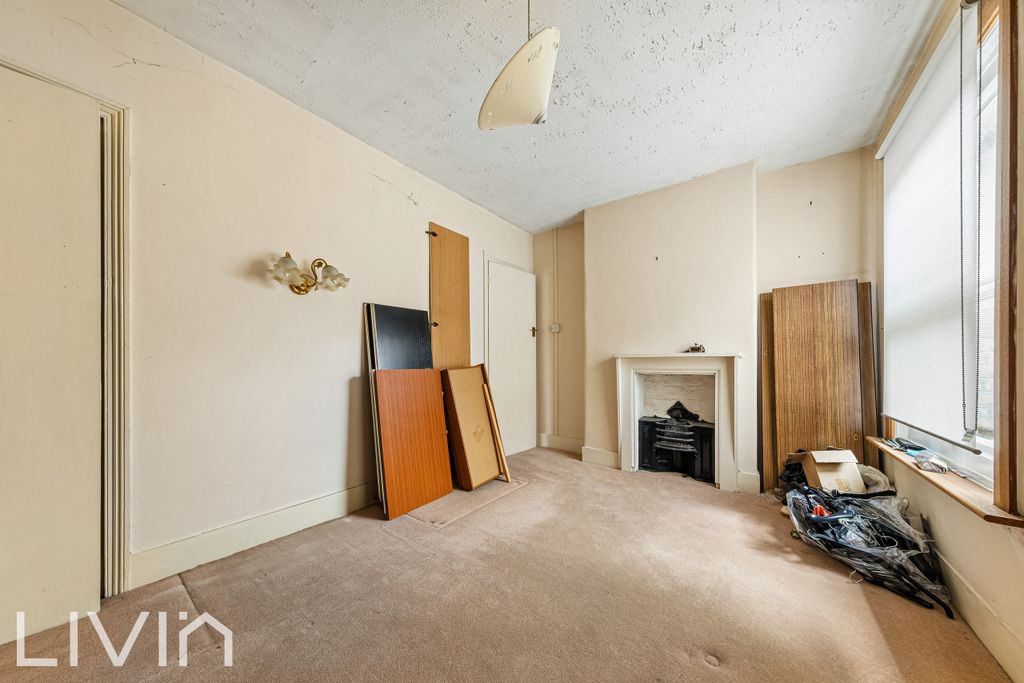 Property photo 2 of 11 Photo 2